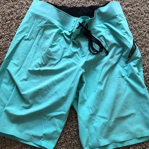 Lululemon Men’s Board Shorts (Large)